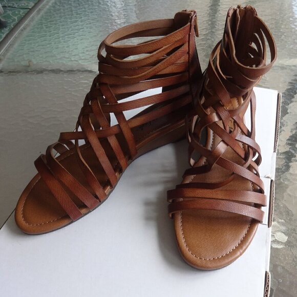 American Eagle women's strappy sandals size 6 1/2, brown with 1" wedge heels VGC - Picture 2 of 13